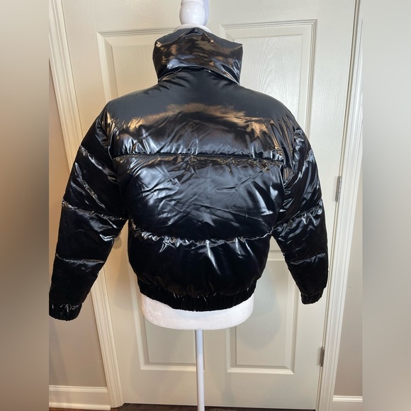 A & F Ultra cropped puffer shiny black - Picture 5 of 14